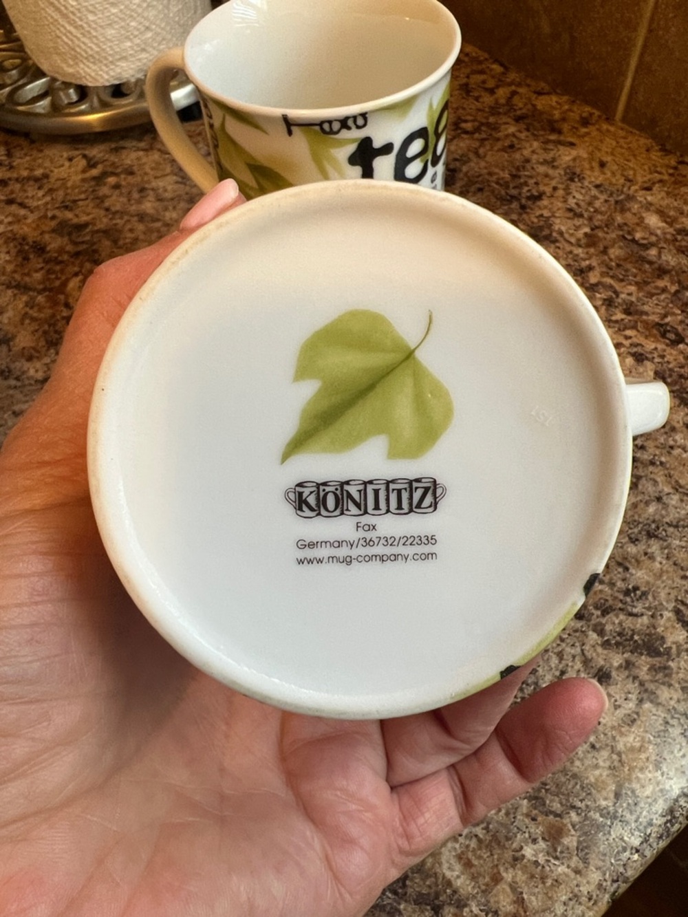 Konitz Mug Tea Written
Tea Leaf White 4
Inches Tall 8 Oz
Set of 2.
BIN 99 - Picture 3 of 4